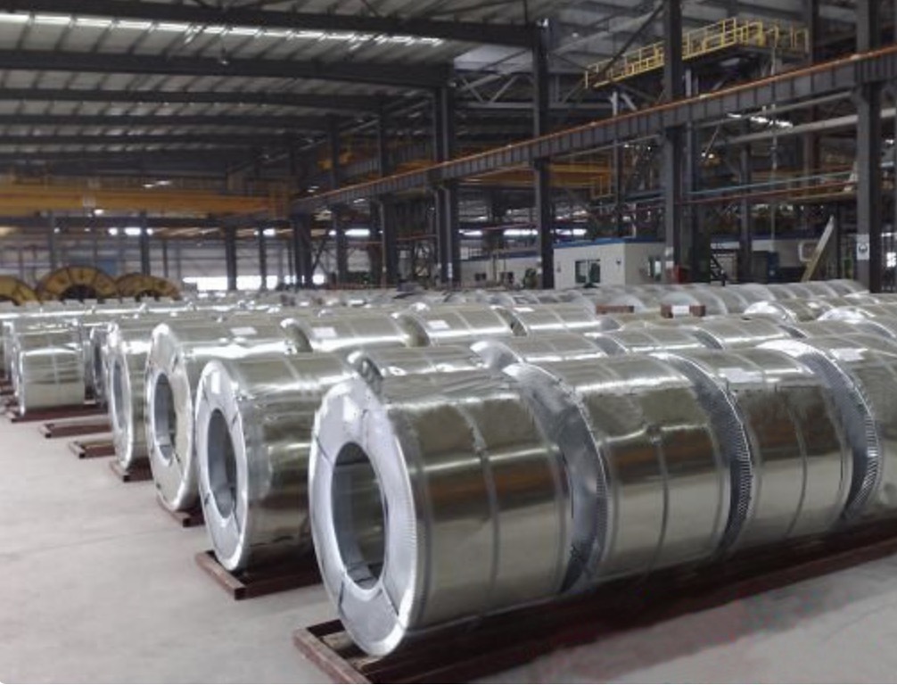 Últimos blogs de la empresa sobre ¿Por qué la industria automotriz elige las bobinas de acero galvanizado sumergidas en caliente como materiales de carrocería?