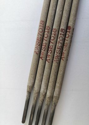 Comprar AWS E7018 Electrodo de soldadura con bastón de bajo hidrógeno para estructuras de acero al carbono y acero de baja aleación online manufacture