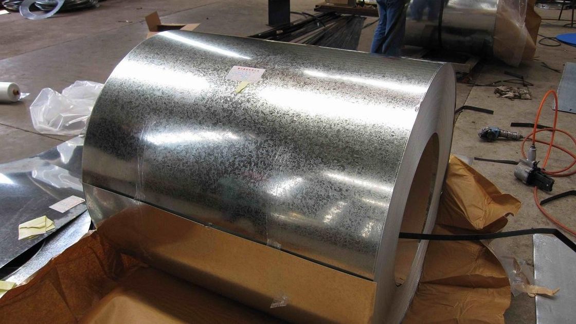Tira de acero galvanizado en caliente cromado de calibre 22 con floración regular para piezas de muebles y fabricación de ancho estrecho