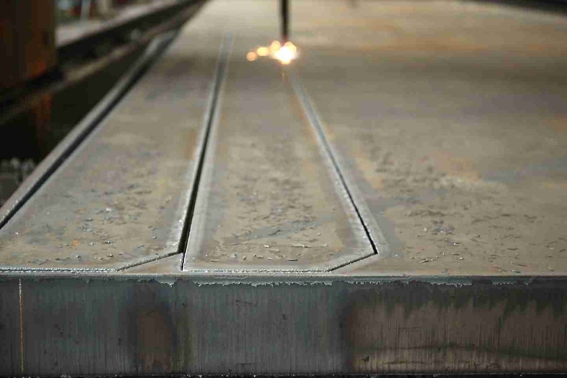 Cortar con láser de alta precisión Partes de placas de acero para máquinas de corte de metales y equipos industriales