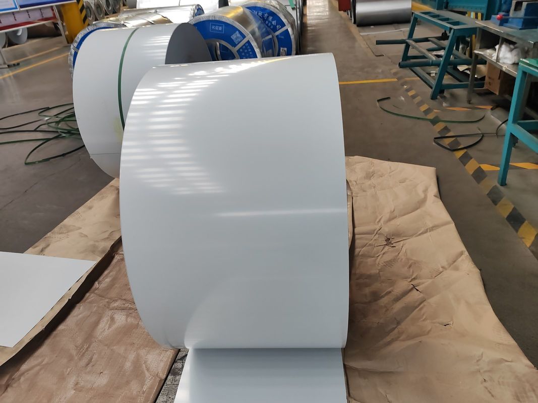 2/1 bobina de acero de color prepintada con pintura trasera de 515μm y ancho de 7001250mm para techos y paneles de fabricación