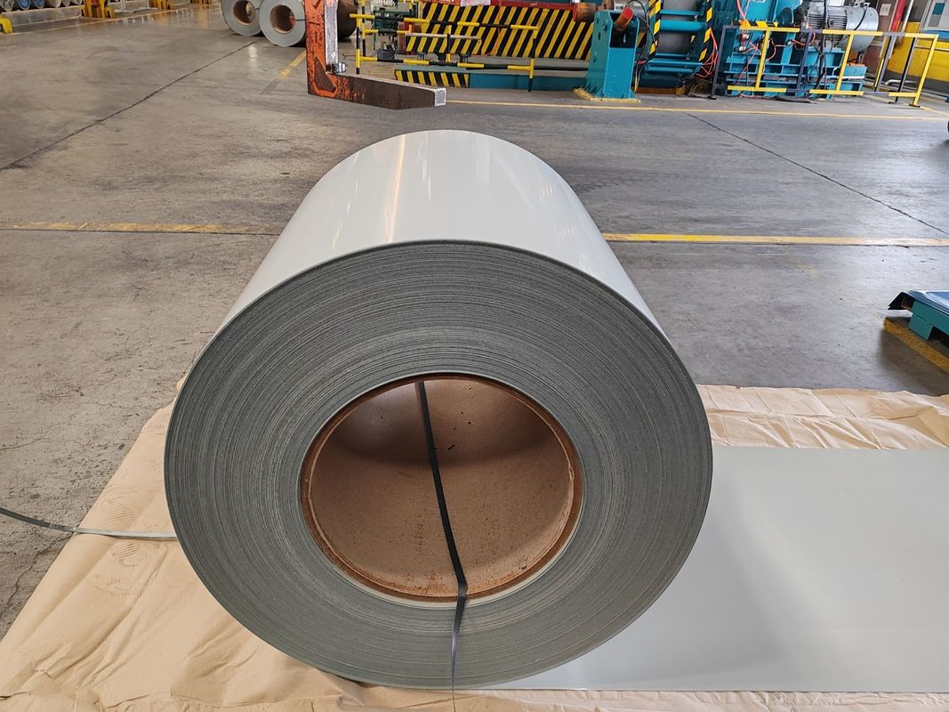2/1 bobina de acero de color prepintada con pintura trasera de 515μm y ancho de 7001250mm para techos y paneles de fabricación