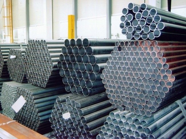 Tubos de acero soldados circulares / cuadrados / rectangulares / elípticos con acabado galvanizado, engrasado y negro