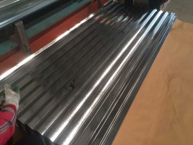 Chapa de Techo Galvanizada Corrugada SGCC con Recubrimiento de Zinc de 60–275 g/m² y Perfil de Onda de 76 mm para Revestimiento de Techos y Paredes
