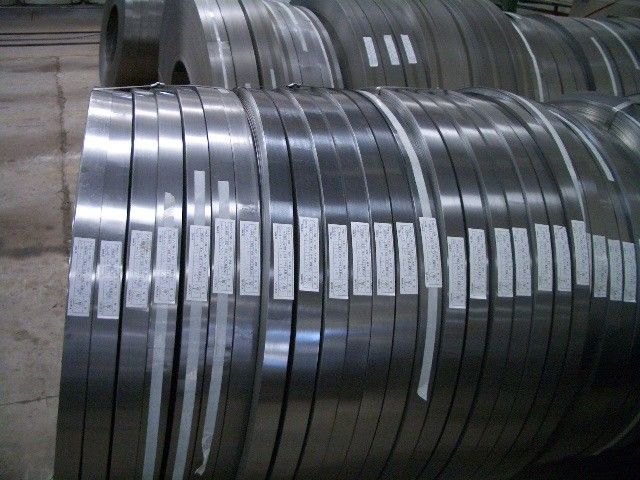 7 MT 35 - 720MM DIN1623 ST12 / ST13 / ST14 Banda de acero laminada en frío con borde de molino y hendidura
