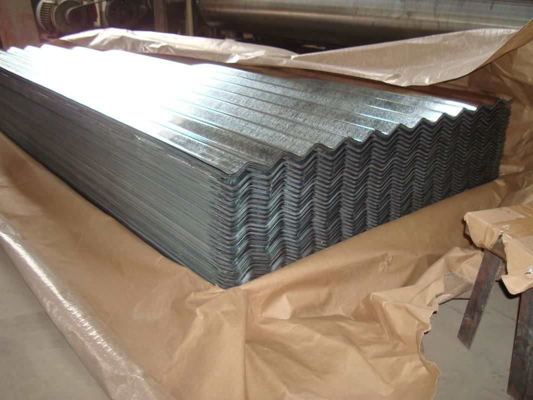 JIS SGCC / SGCH / G550 Hoja de techo galvanizado corrugado para techos y revestimientos de paredes de construcción