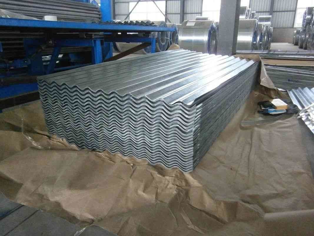 G550 Hoja de techo galvanizado corrugado con revestimiento de zinc de 40 ‰ 275 g/m2 y anchura efectiva de 1050 mm para sistemas de techo y pared