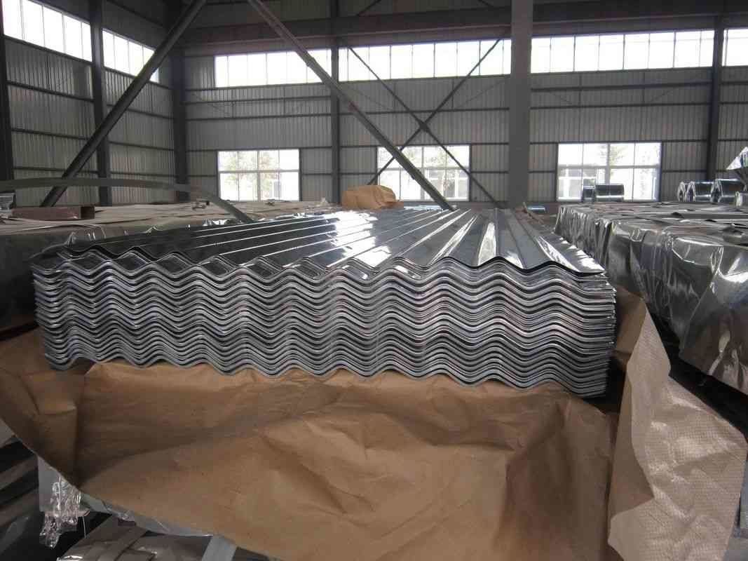 G550 Hoja de techo galvanizado corrugado con revestimiento de zinc de 40 ‰ 275 g/m2 y anchura efectiva de 1050 mm para sistemas de techo y pared