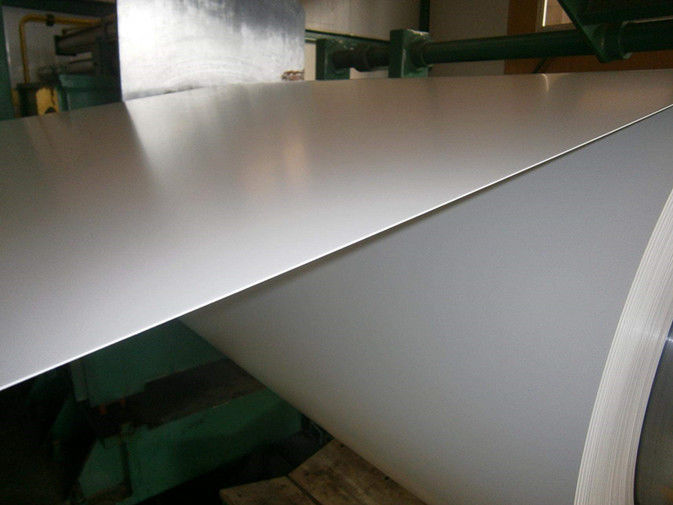 Bobinas de acero de color prepintado PPGI ASTM A653 de 700 a 1250 mm de ancho para paneles para techos y construcción