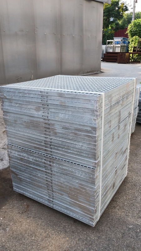 Rejilla de barra de acero soldada galvanizada en caliente de 30x3 mm para pisos industriales generales