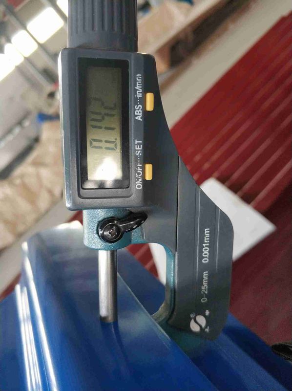 Hojas de techo de metal ondulado galvanizado de calibre 24 ASTM CGCC para techos y revestimientos de paredes