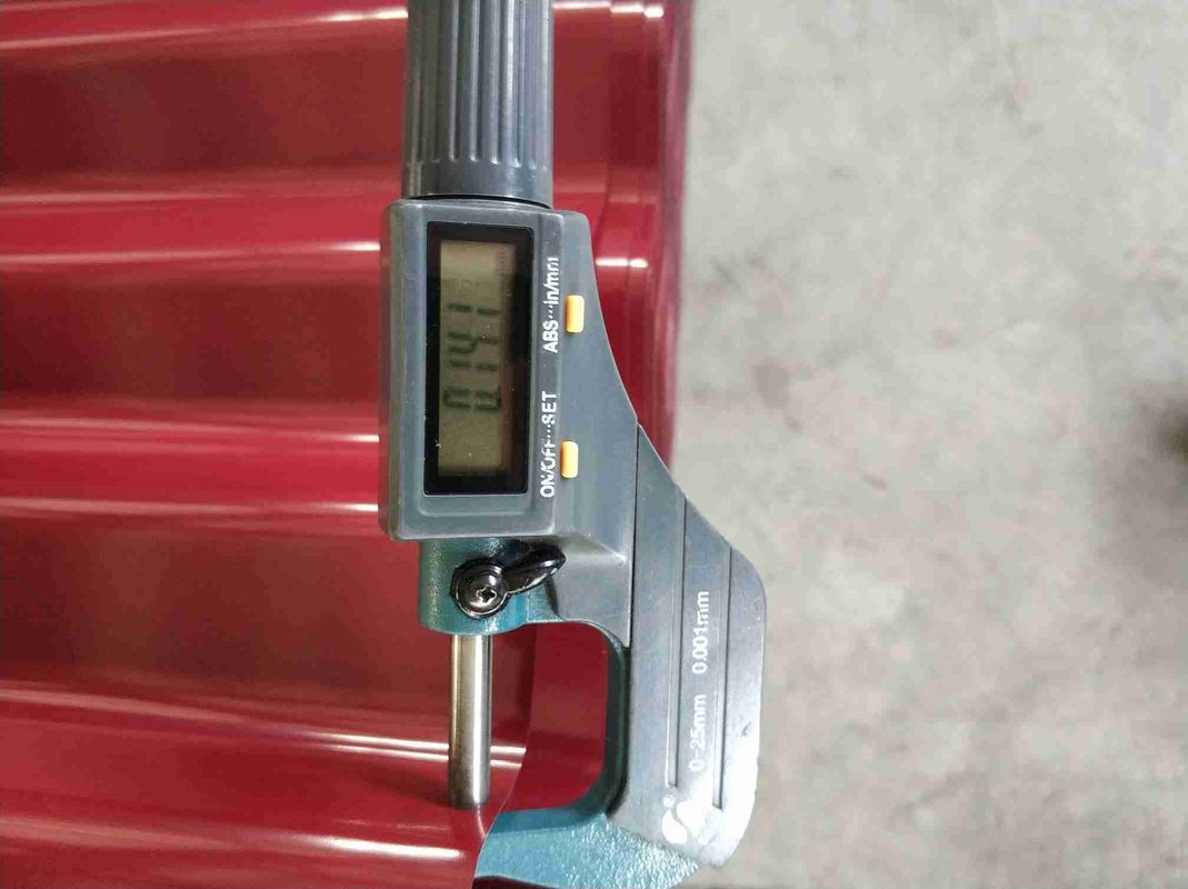 Utilización estructural Hojas de techo de acero corrugado para techos y revestimientos de paredes