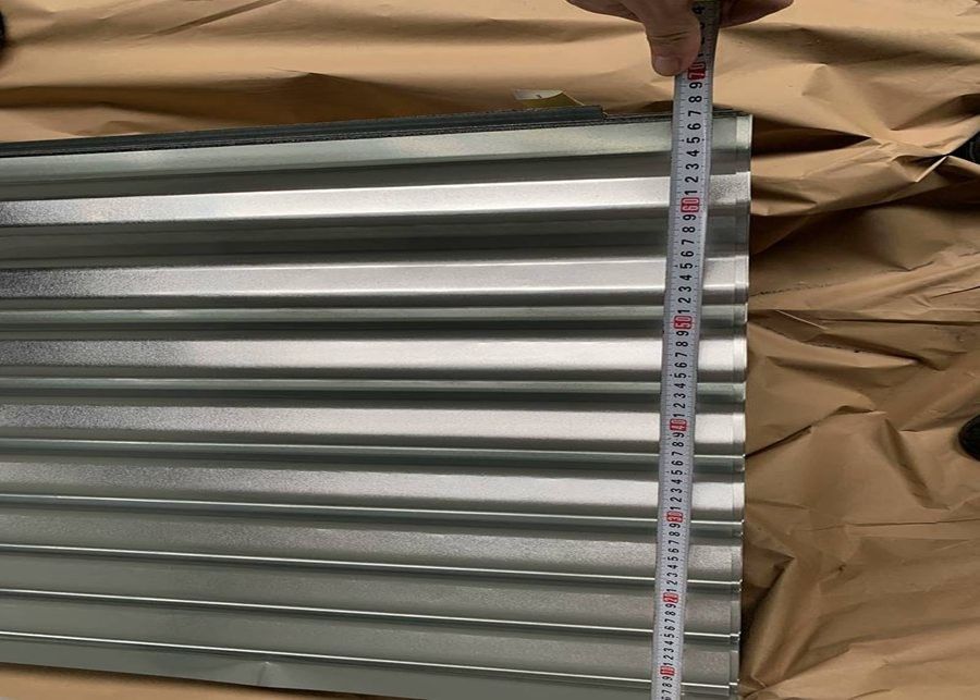 Hoja de techo galvanizado corrugado de SGCH con ancho efectivo de 650 mm y revestimiento de zinc de 60 ‰ 275 g / m2