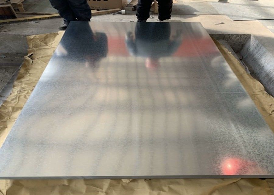 0.15 3.8mm Z275 Hoja de acero galvanizado en caliente Spangle regular SGCC DX51D para aplicaciones de contenedores y construcción