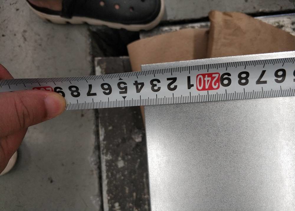 Lámina de acero galvanizado en caliente de 0.15 mm de espesor SGCC DX51D, ancho de 1000-1500 mm para aplicaciones en electrodomésticos y metalurgia