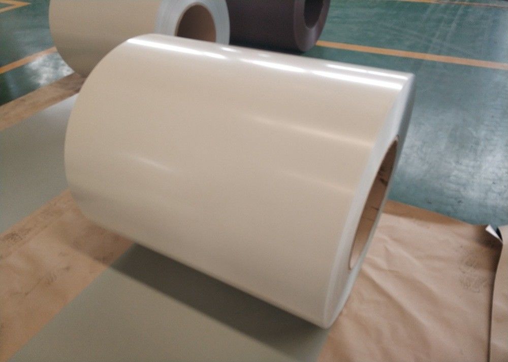 JIS G3312 PPGI bobina de acero de color prepintada con ancho de 1000 mm y recubrimiento superior de 10 ‰ 20 μm para paneles de techado y construcción
