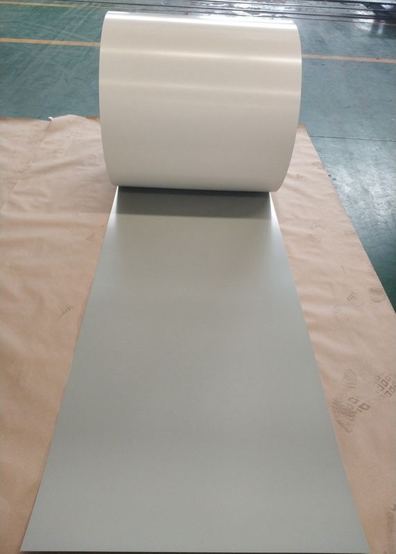 JIS G3312 PPGI bobina de acero de color prepintada con ancho de 1000 mm y recubrimiento superior de 10 ‰ 20 μm para paneles de techado y construcción