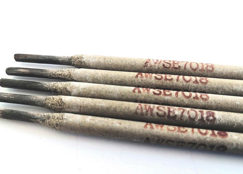 AWS E7018 Electrodo de soldadura con bastón de bajo hidrógeno para estructuras de acero al carbono y acero de baja aleación
